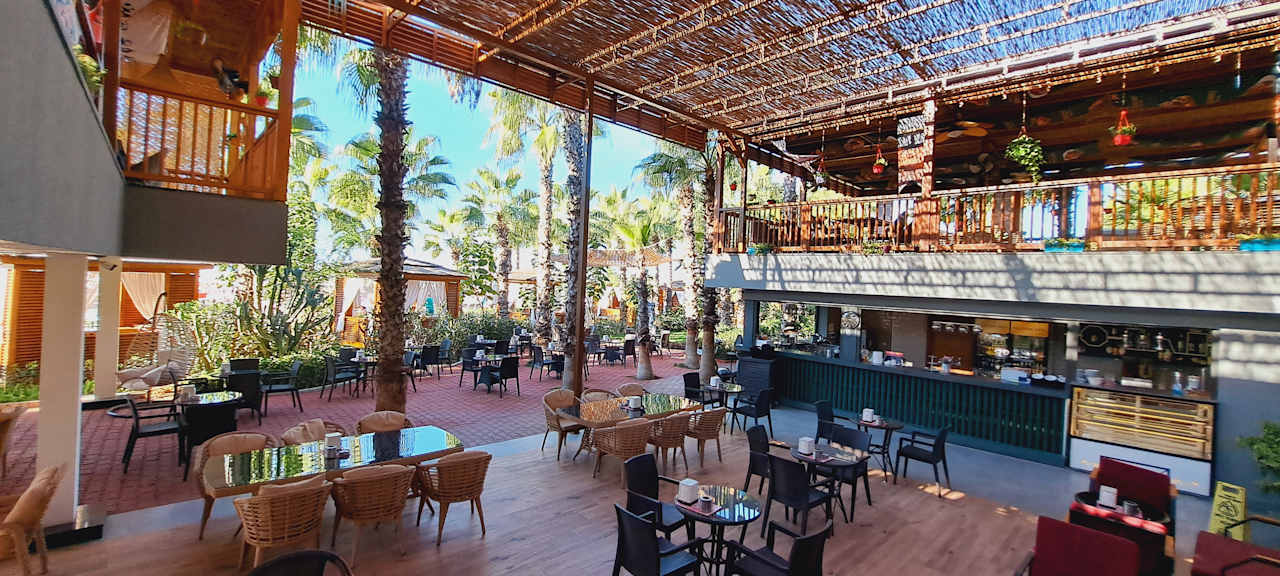 Gartenanlage Hotel Delphin Diva