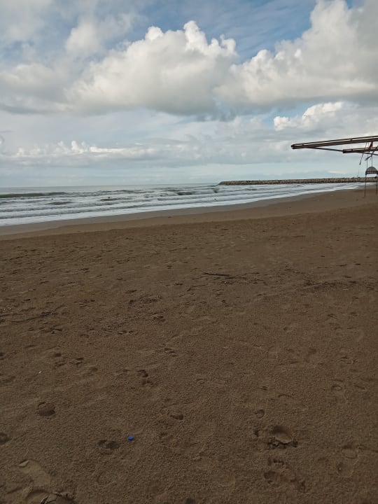 Strand Port Side Resort Hotel