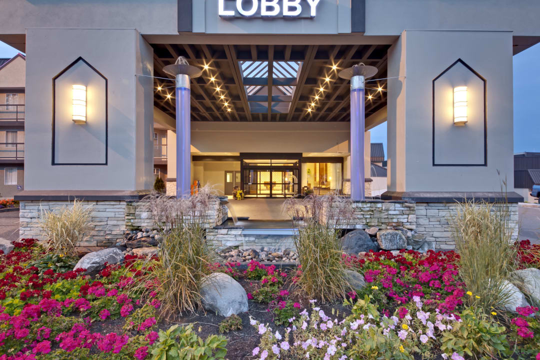 Lobby Coast Kamloops Hotel & Conference Centre