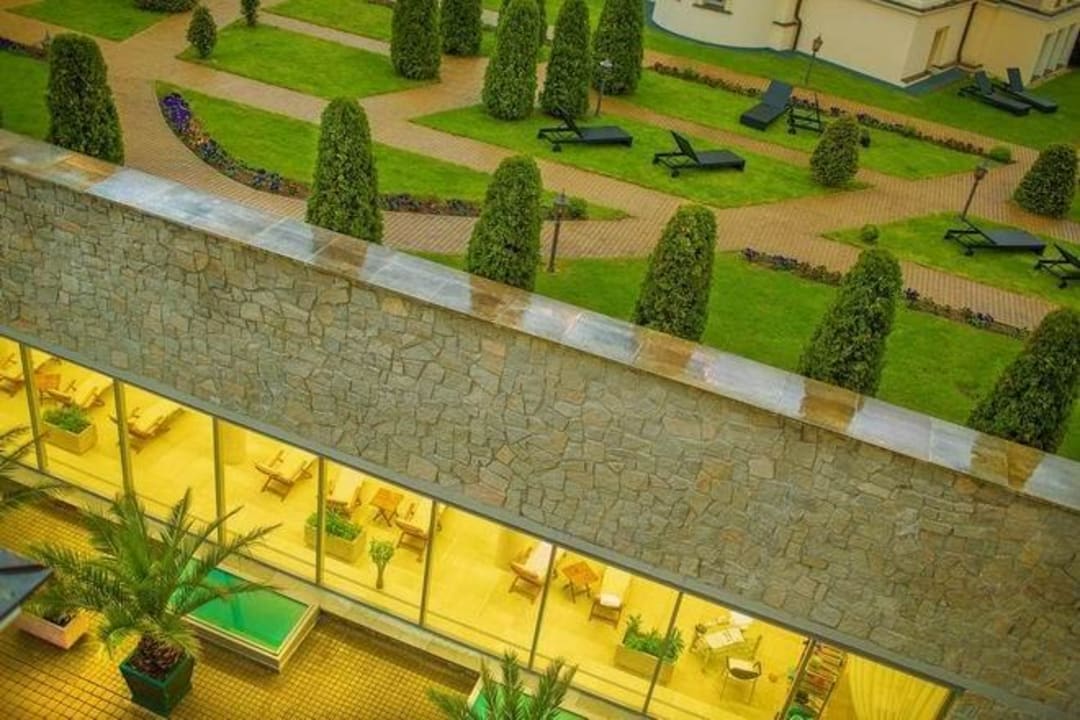 Swimming pool Savoy Westend Hotel