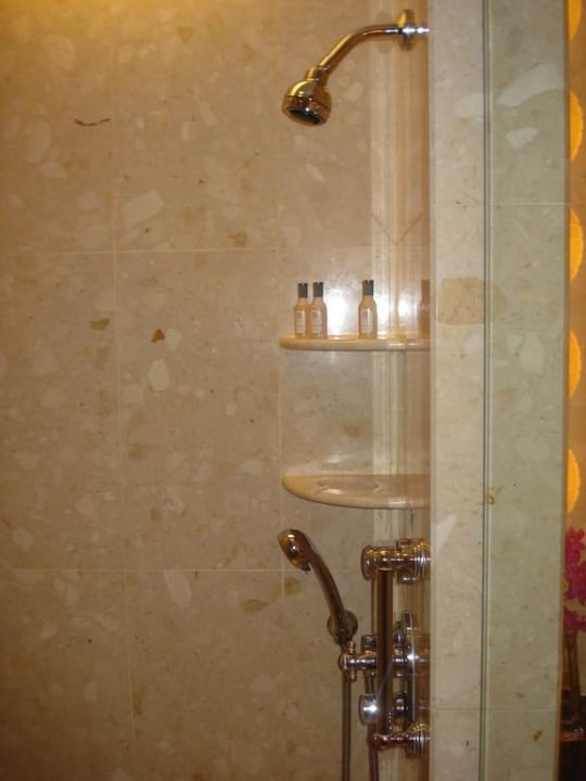 Dusche Hotel The Peninsula Bangkok