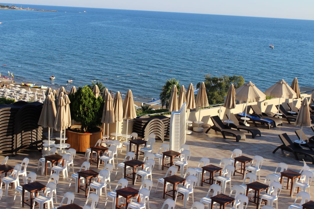 Aufbau für Abendshow  Melas Resort Hotel