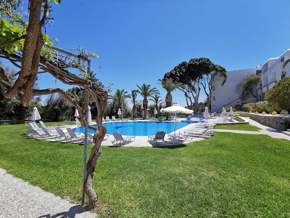 Gartenanlage Ekaterini Hotel