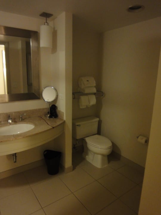 Blicks ins Badezimmer Hotel The Westin Harbour Island