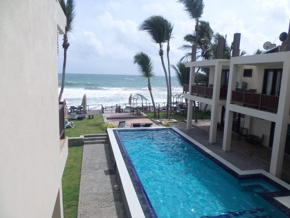 Ausblick vom Zimmer Sapphire Seas Beachfront Hotel