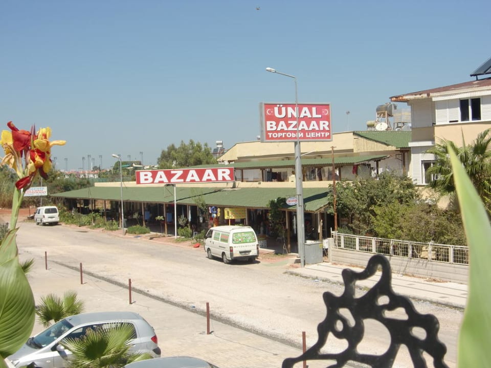 Bazar vorm Hotel Seaden Sea World Resort & Spa