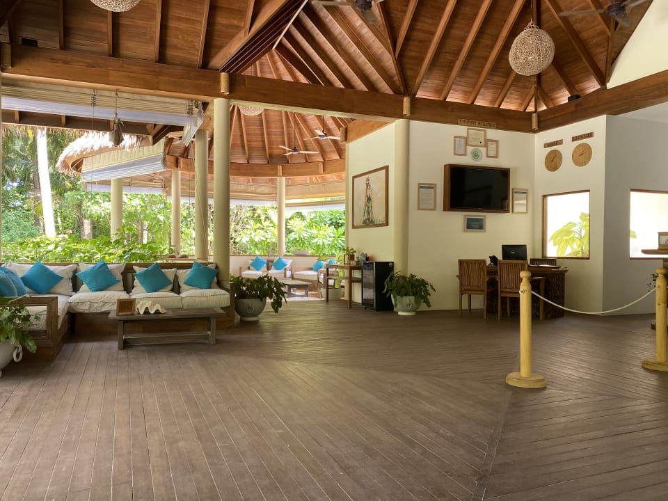 Lobby Reethi Faru Resort