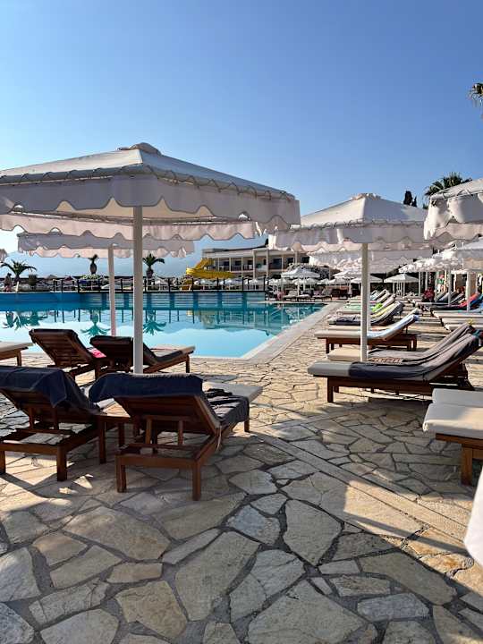 Pool Roda Beach Resort & Spa