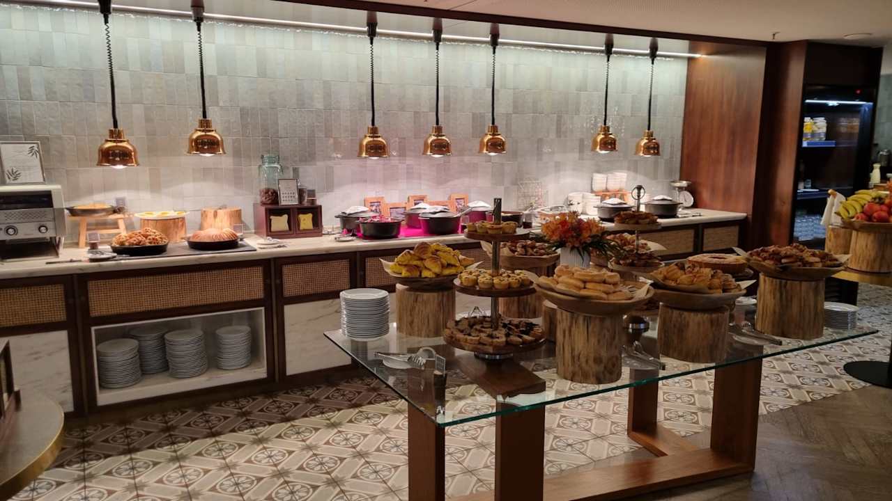 Gastro Boeira Garden Hotel Porto Gaia, Curio Collection by Hilton