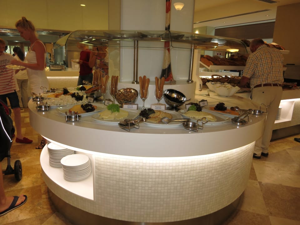 Leckeres Käsebuffet Lara Barut Collection