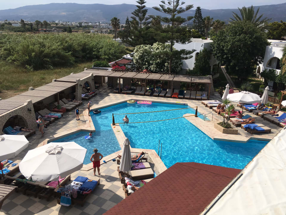 Pool Gaia Garden Hotel