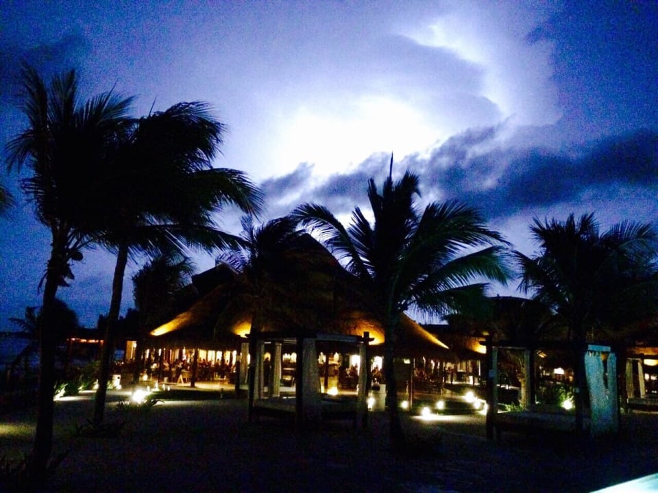 Bar bei Wärmegewitter Akumal Bay Beach & Wellness Resort