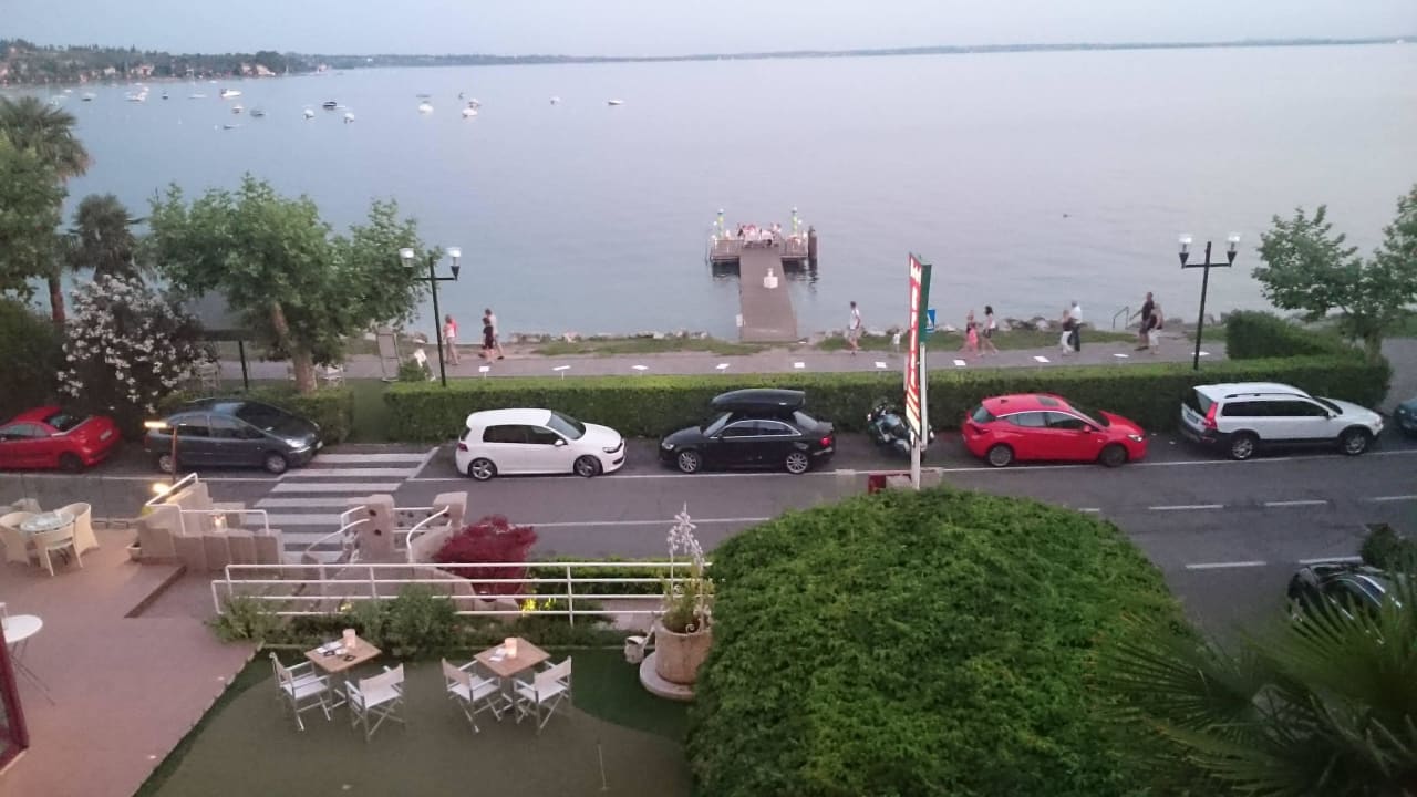 Blick auf den See  Hotel Kriss Internazionale