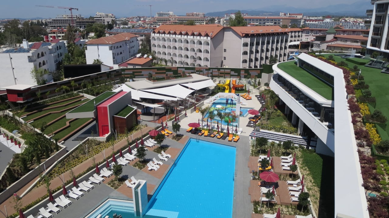 Poolbereich The Sense Deluxe Hotel