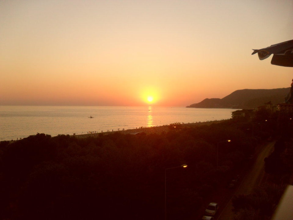 Sonnenuntergang beim Abendessen Gardenia Hotel