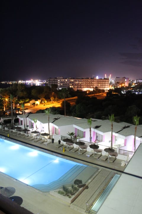 Ausblick Napa Mermaid Hotel & Suites