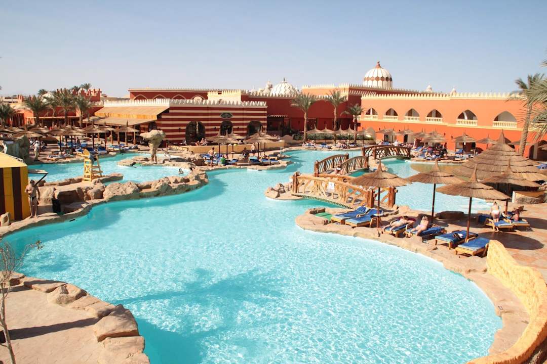 Blick auf einen der vielen Pools Pickalbatros Alf Leila Wa Leila Resort - Neverland Hurghada