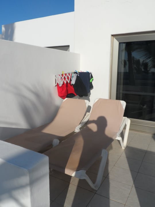 Nsere Terrasse nach der 2ten Liege Hotel Las Costas