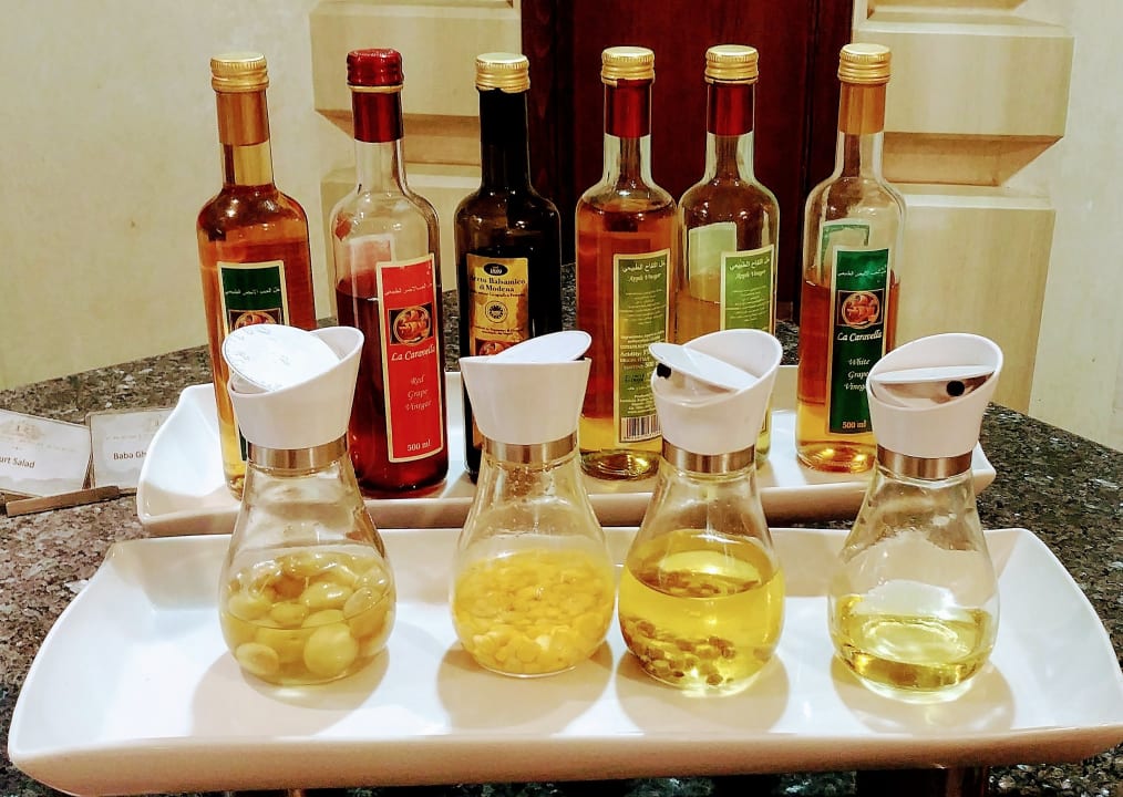 Ich mach mir den Salat selber an. Kaisol Romance Resort