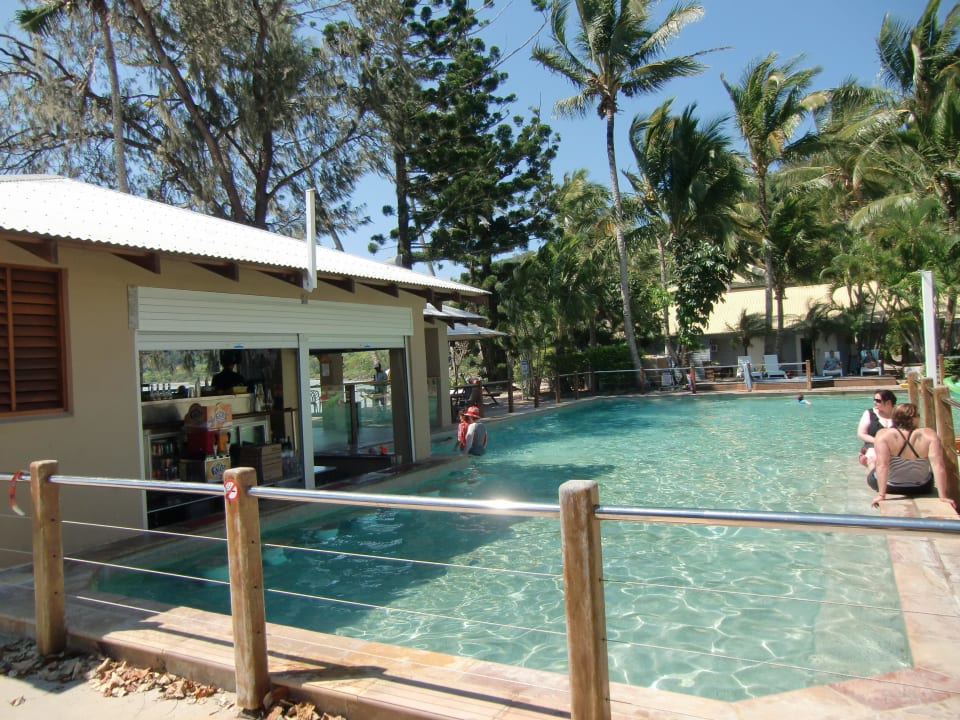 Poolbar Long Island Resort Hotel