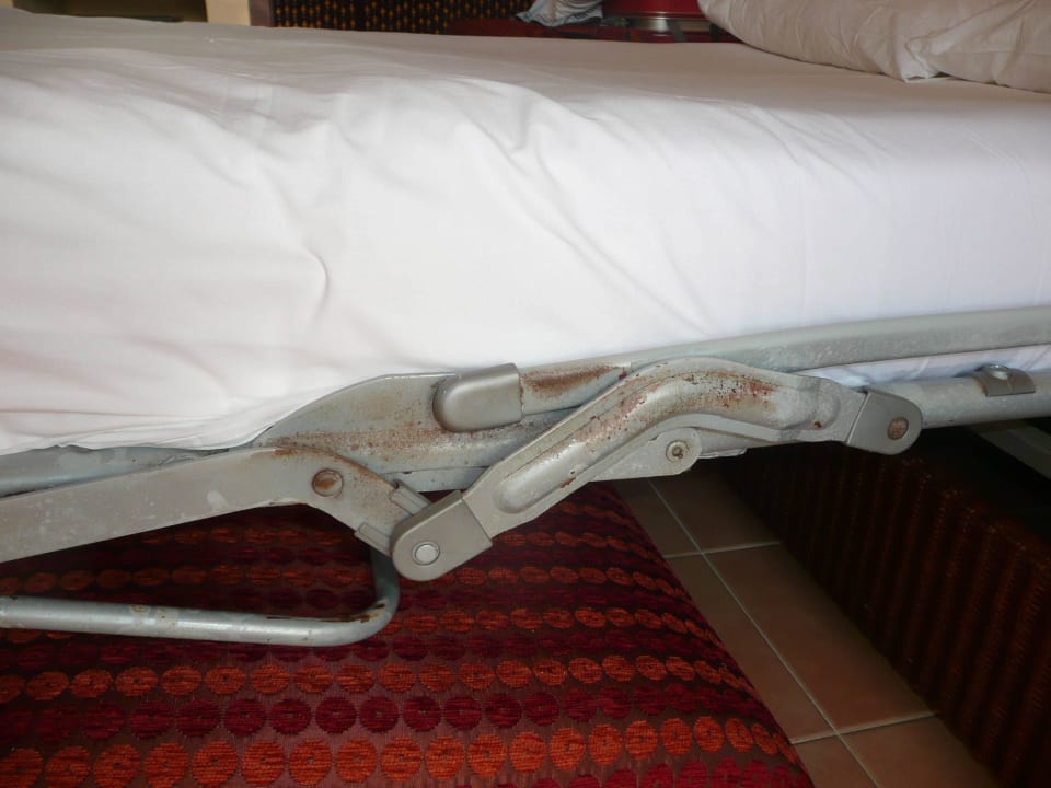 Verrostetes Metallgestell Hotel Riu Touareg