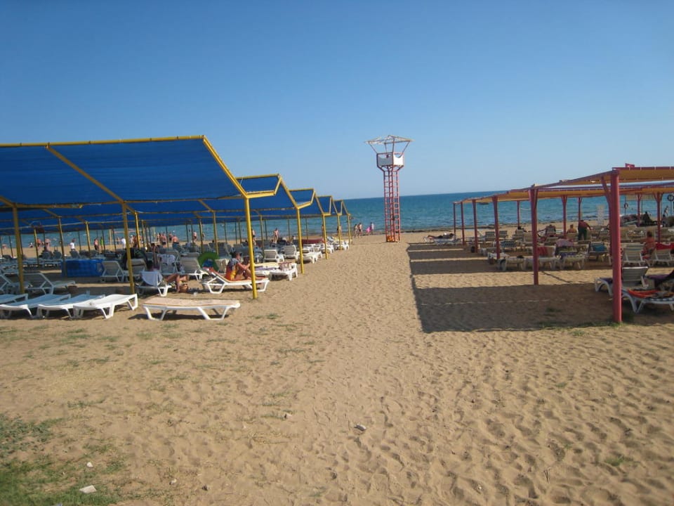 Weg zu den Liegen Hotel Orfeus Park