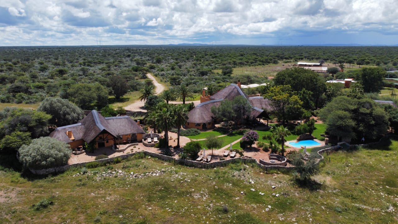 Außenansicht Kambaku Safari Lodge