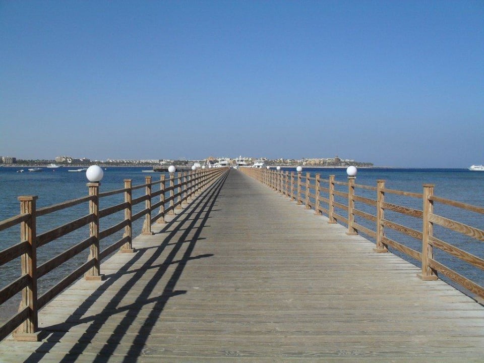 Steg zum Korallenriff Cleopatra Luxury Resort Makadi Bay