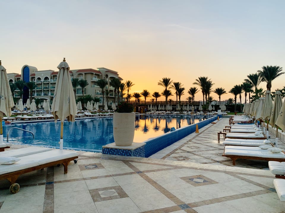 Pool Premier Le Reve Hotel & Spa