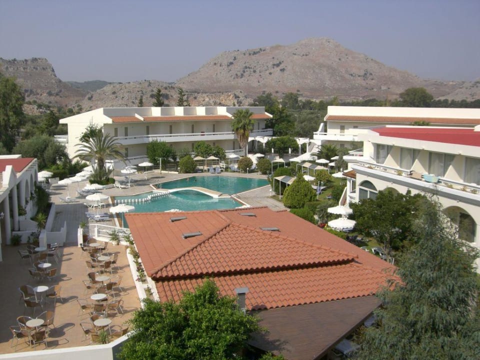 Ausblick vom Laubengang Niriides Hotel