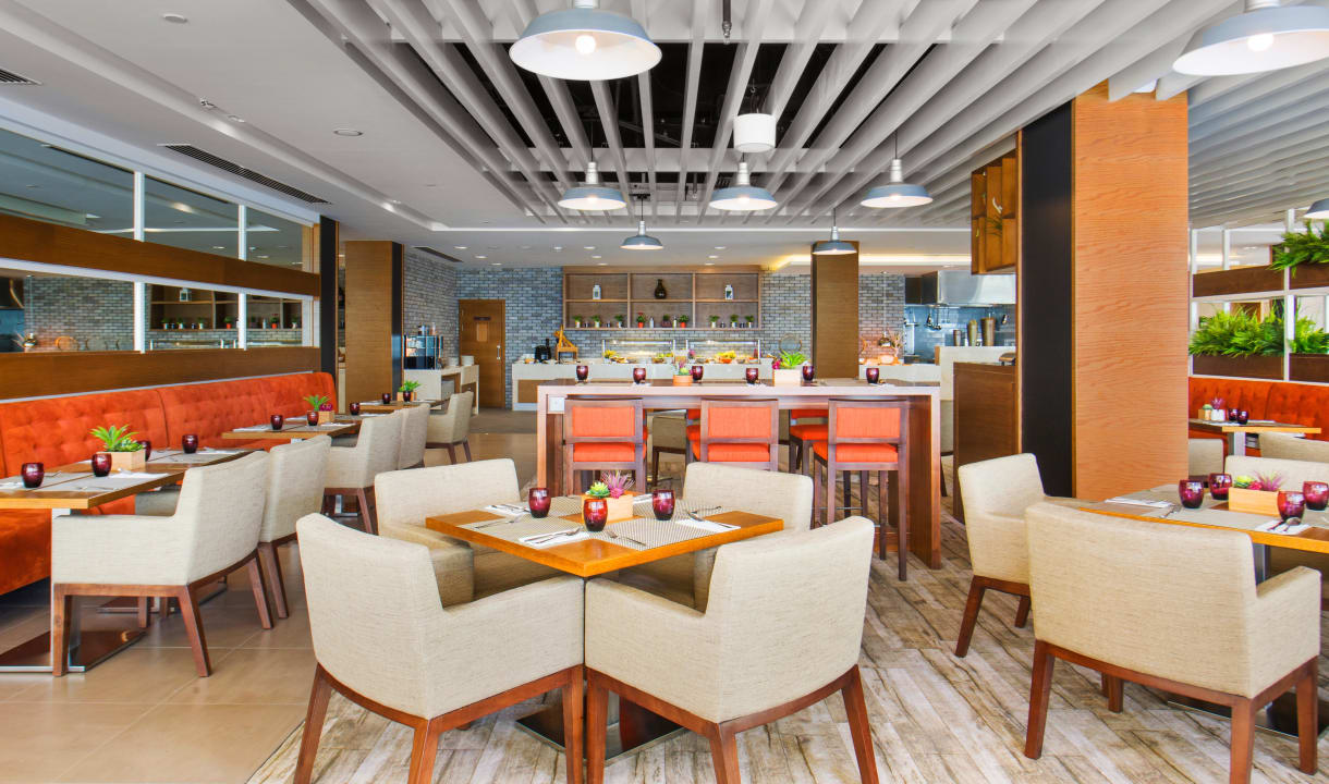 Restaurant Hilton Garden Inn Ras Al Khaimah