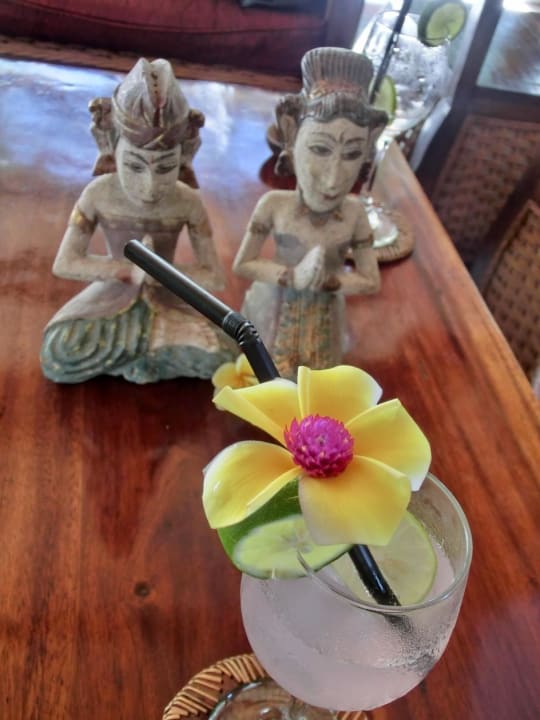 Cocktail zur Begrüßung The Ubud Village Resort & Spa