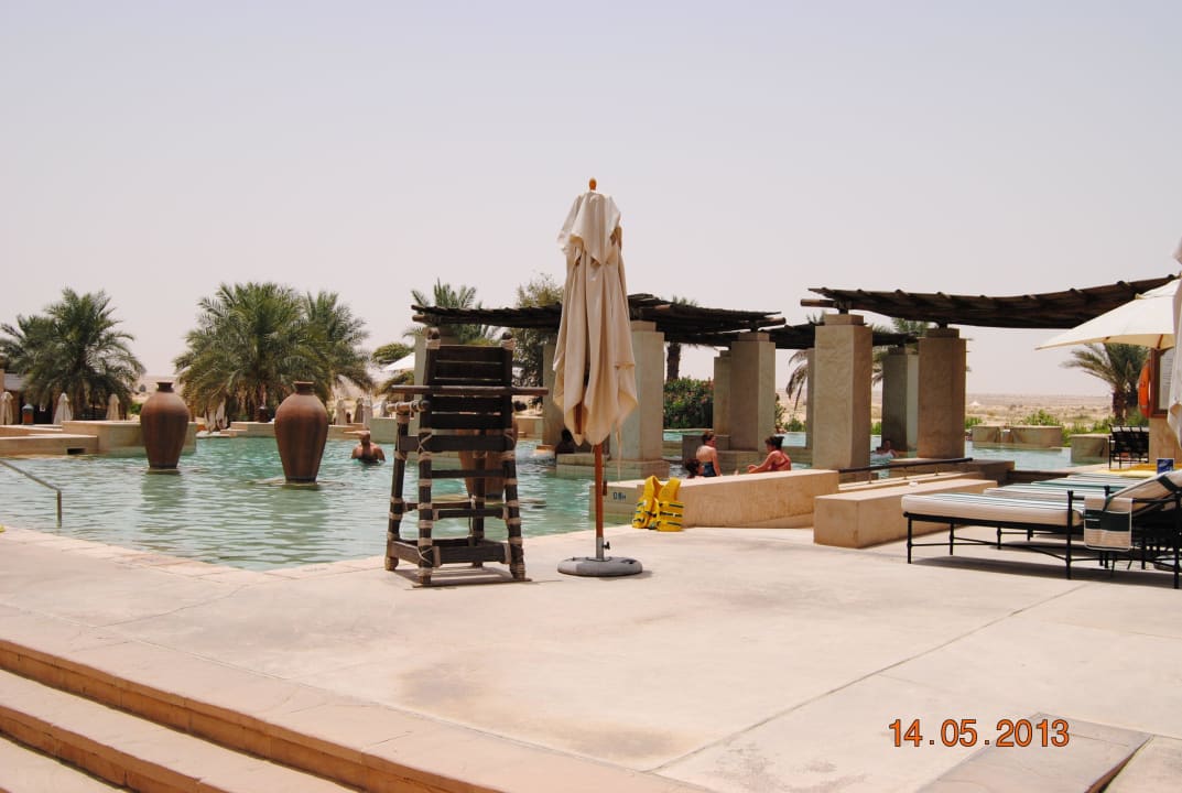Pool aus anderer Sicht Hotel Bab Al Shams Desert Resort & Spa