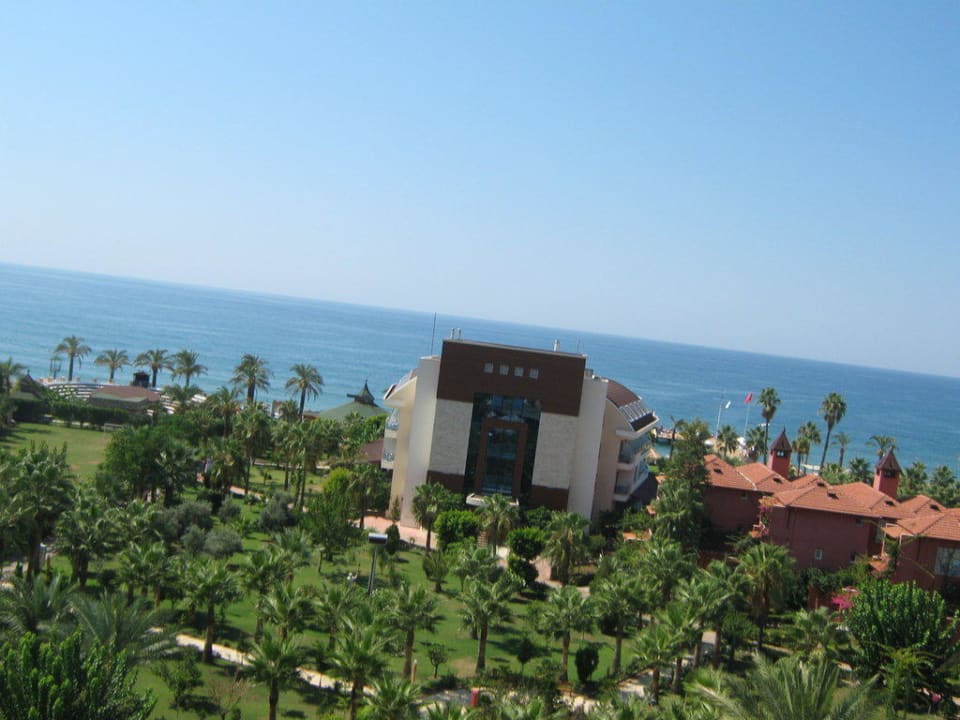 Ausblick vom Balkon auf die Hälfte der Anlage Saphir Hotel & Villas
