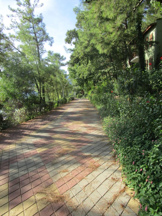 Die Promenade führt durch die Hotelanlage  Labranda Mares Marmaris