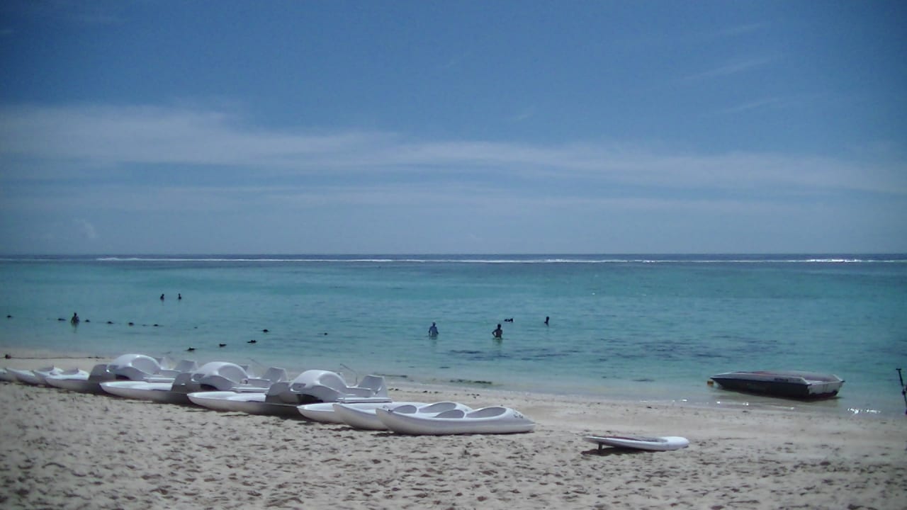 Strand Crystals Beach Resort Belle Mare, a member of Radisson Individuals