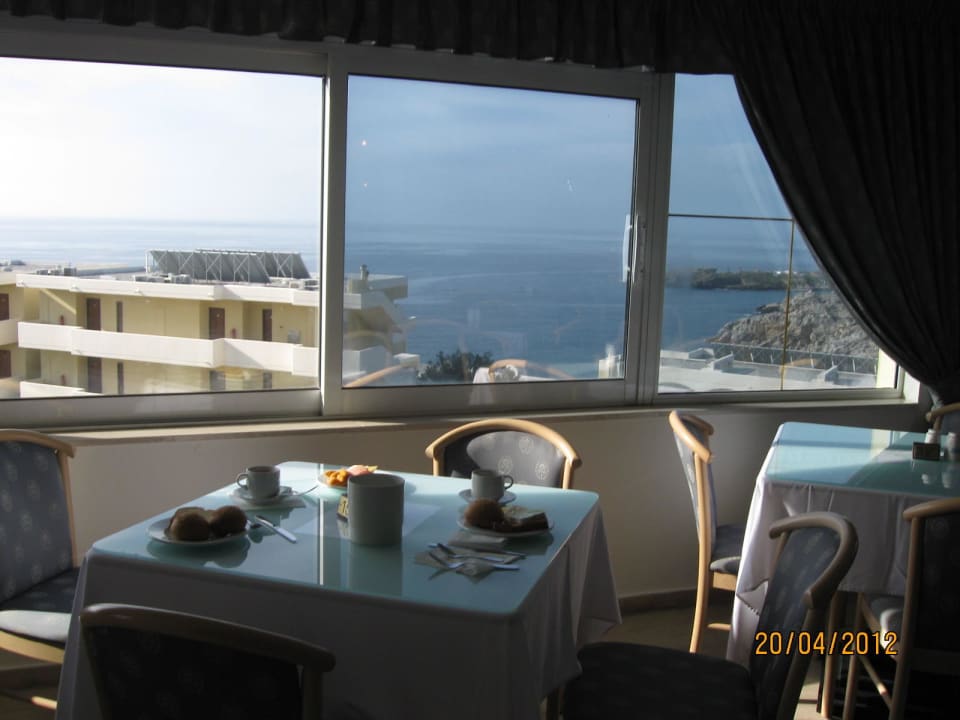 Frühstuck mit Ausblick zum Meer Hotel Kalithea Mare Palace