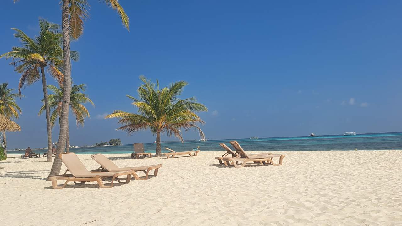 Strand Kuredu Island Resort & Spa