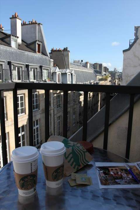 Ausblick vom Balkon Zimmer 51 Hotel Louvre St. Anne Opera