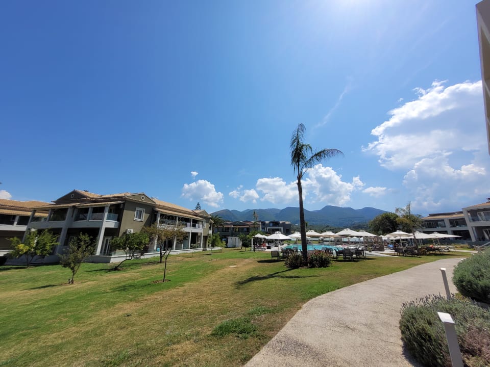 Außenansicht Acharavi Beach Hotel