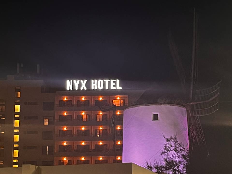 Außenansicht NYX Hotel Ibiza - adults only