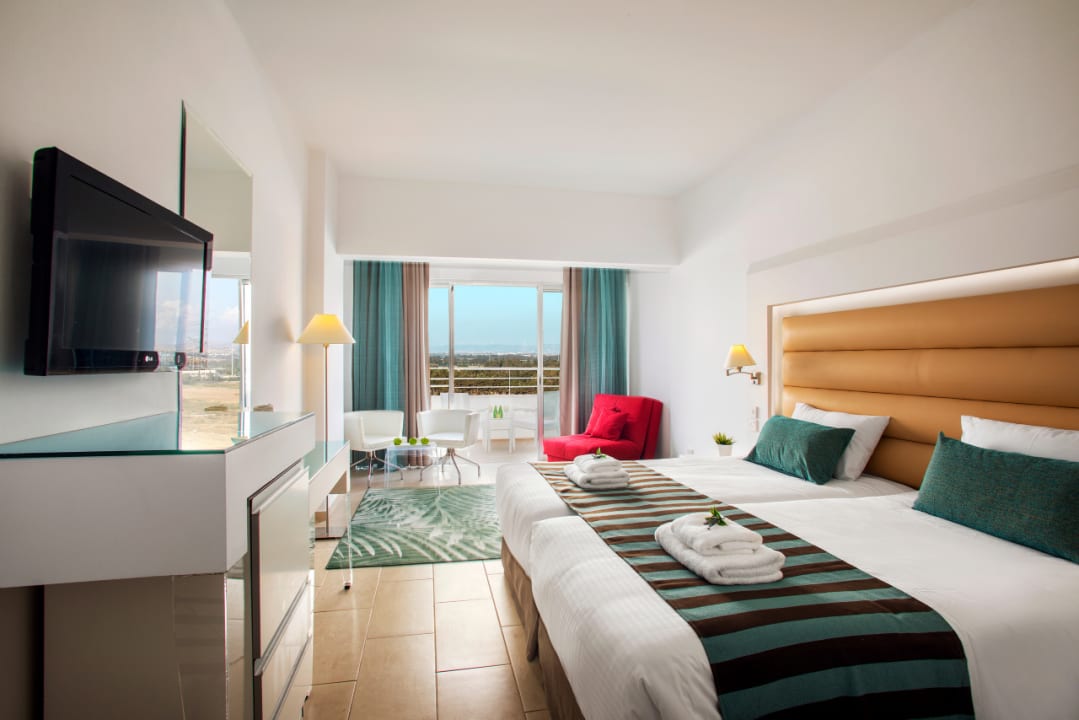 Zimmer Leonardo Cypria Bay - Family Resort