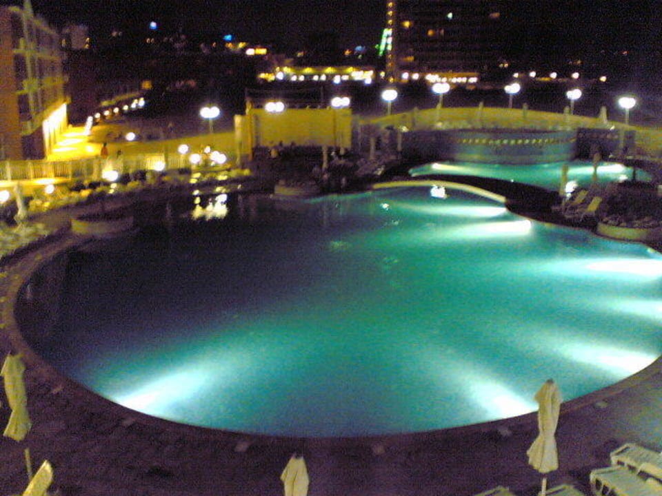 Pool bei Nacht  Nessebar Beach Hotel