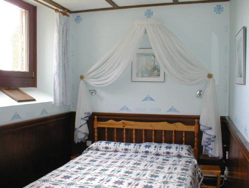 Bedroom at ground floor The Old Church of Urquhart / Parrandier B&B