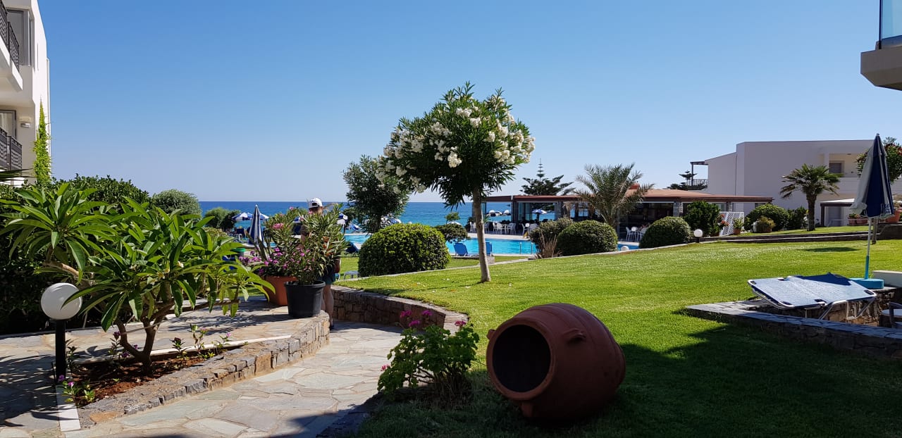 Gartenanlage Hotel Ariadne Beach