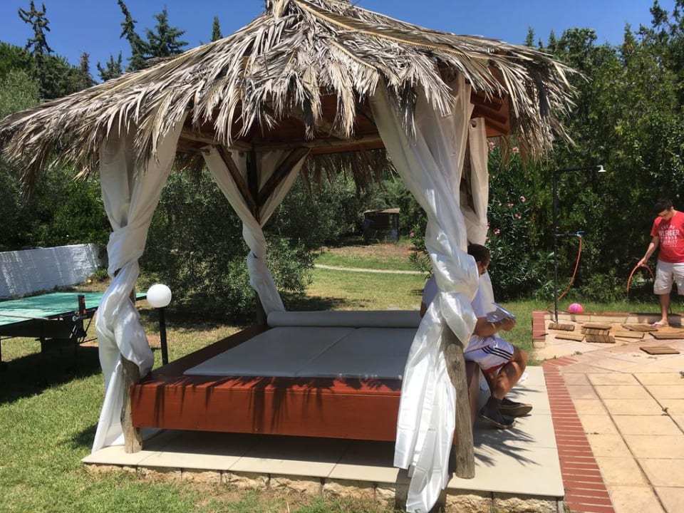 Gartenanlage Villa Askamnia and Suites