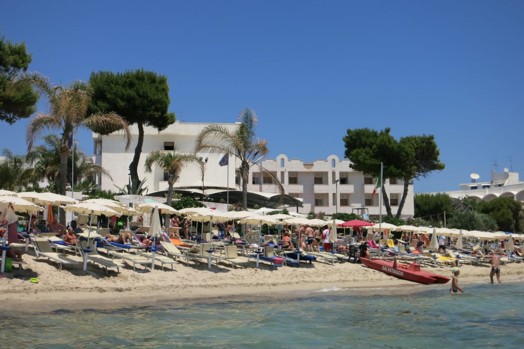 Strand und Hotel, Liegen Fontane Bianche Beach Club