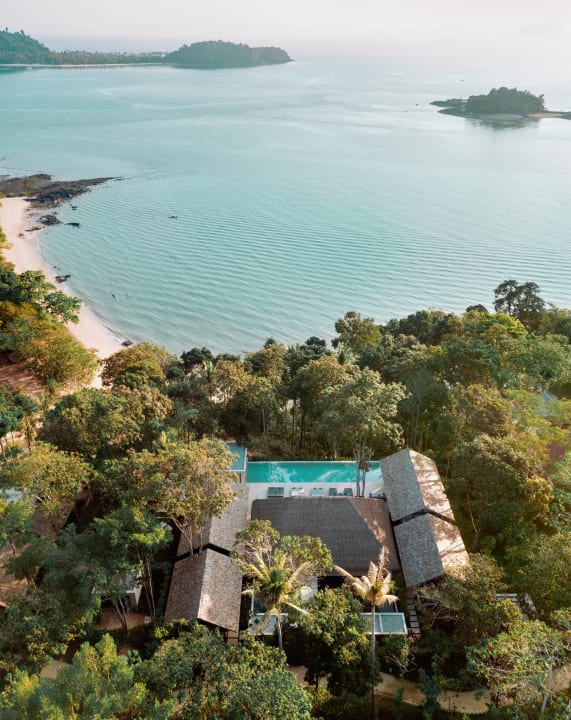 Strand Island Escape Burasari
