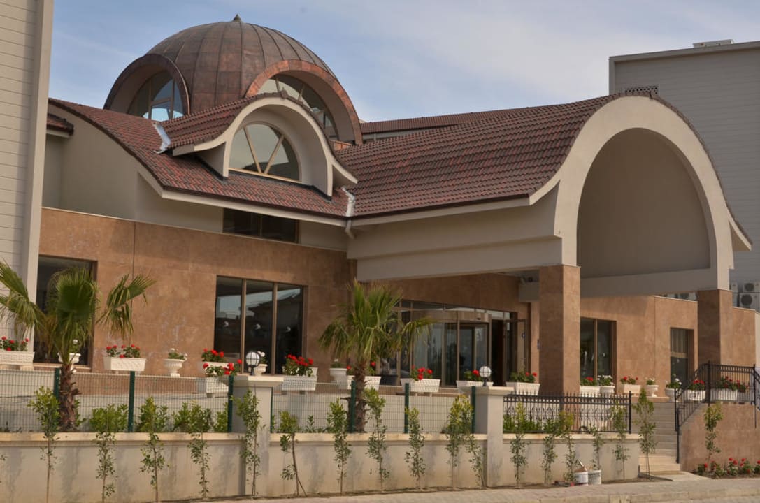 Haupteingang Seher Sun Palace Resort & Spa