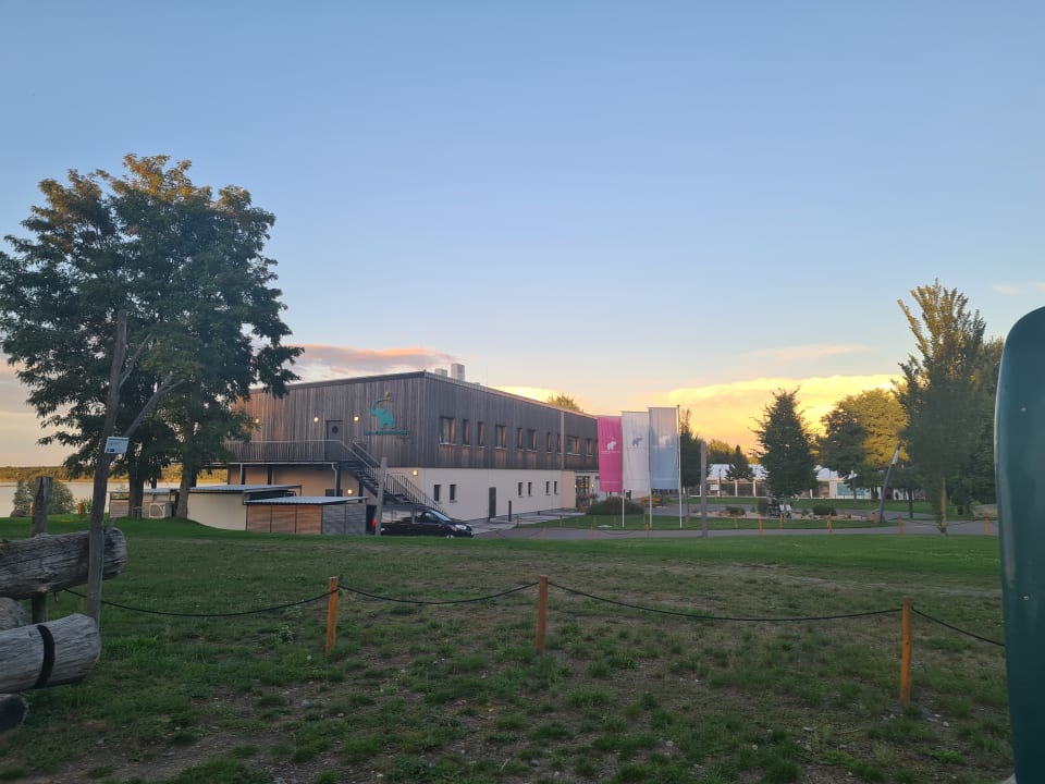 Außenansicht See- und Waldresort Gröbern